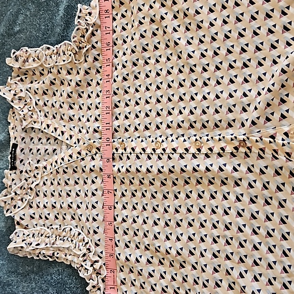 Pelione Sleeveless Blouse, NWOT, Small with Geometric Shapes - Picture 8 of 10